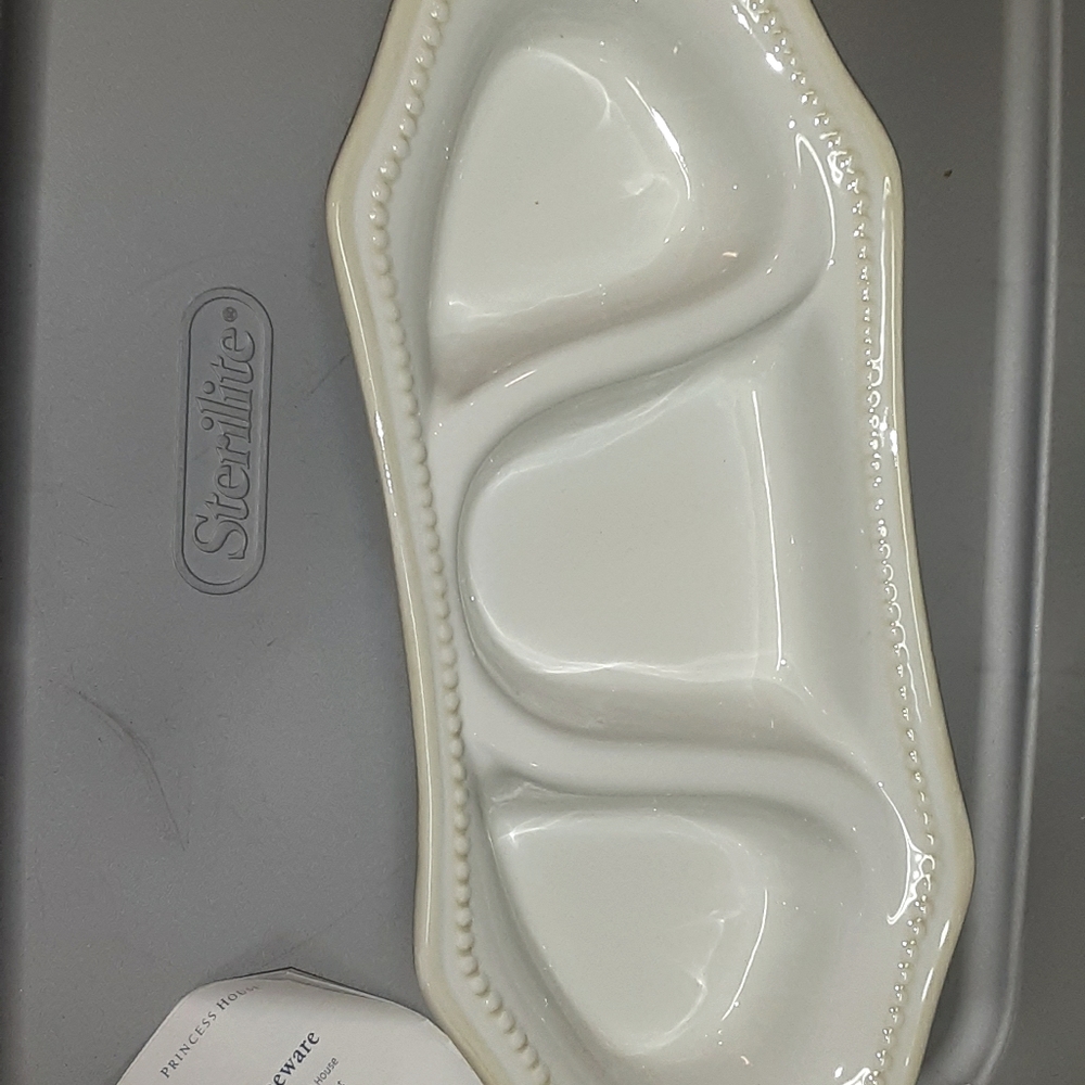 Divided serving dish NWOT